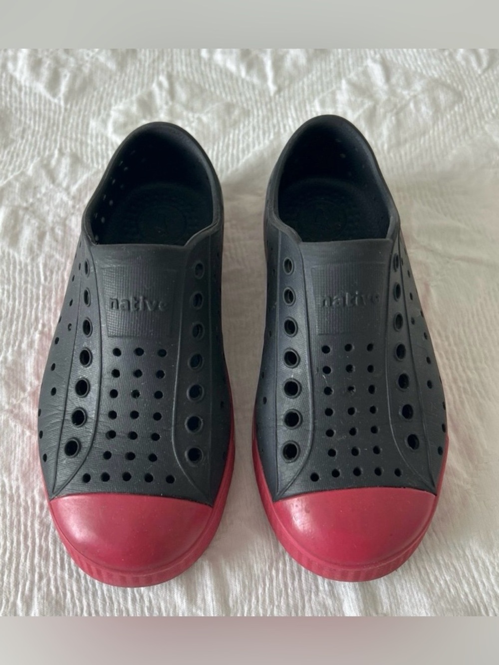 Native Shoes, Size C11, Color Black, Hot Pink.